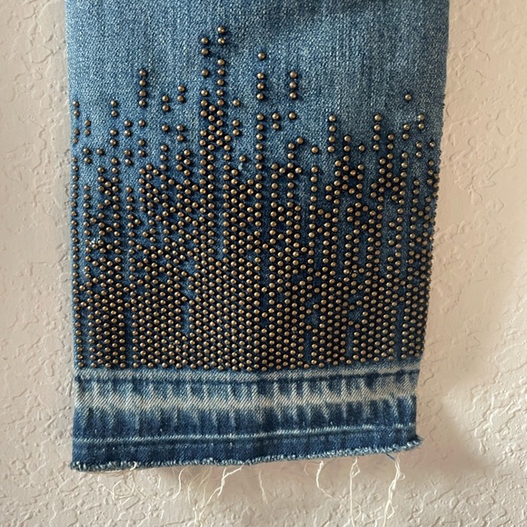 True Religion Cora Studded Mid Rise Straight leg Crop Jeans Size 25 - Picture 10 of 10